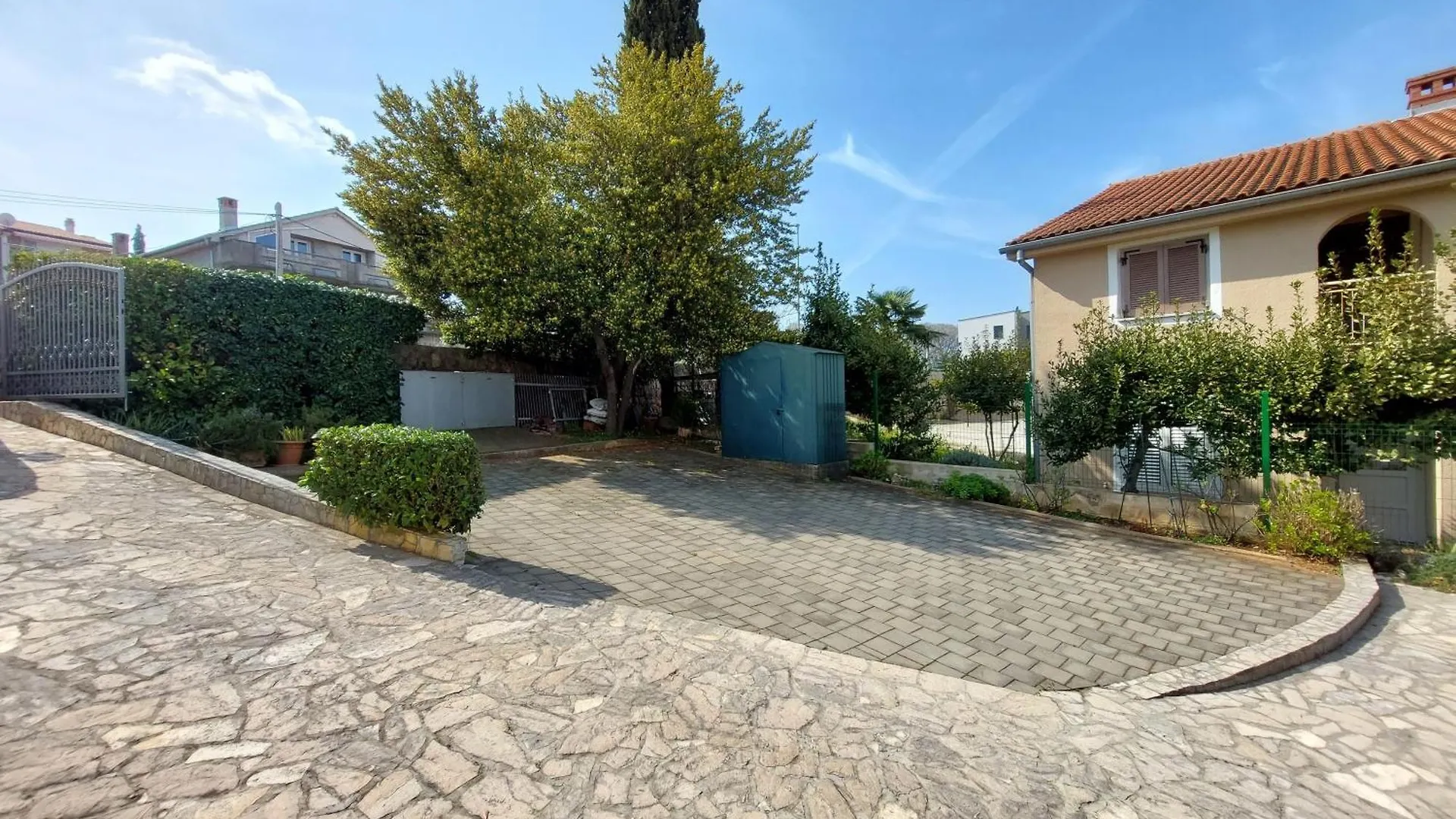 Apartments With A Parking Space Nska, Krk - 22892 Malinska 0*,  Croatia