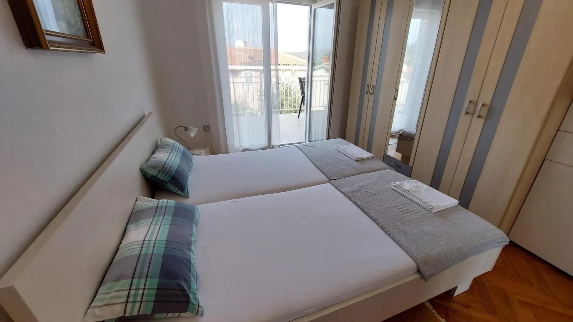 Apartments With A Parking Space Nska, Krk - 22892 Malinska